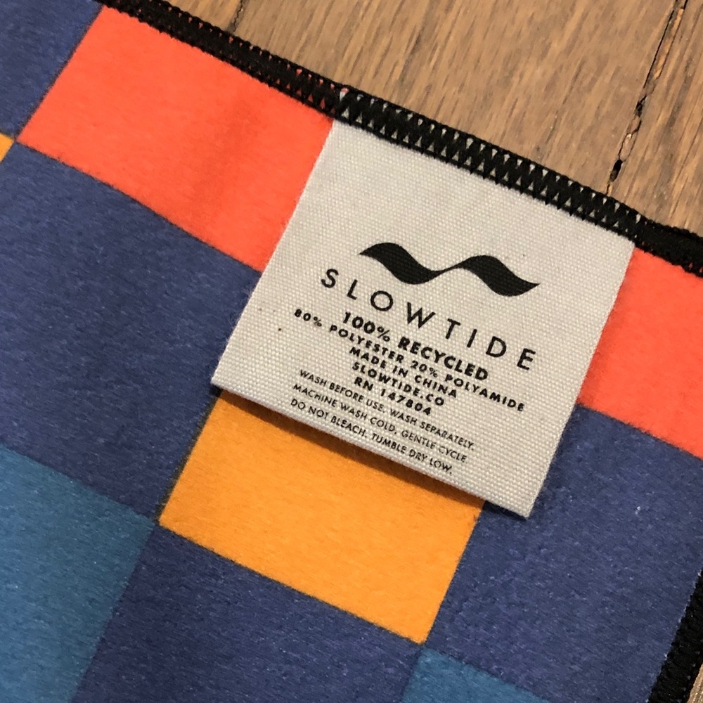 NWOT SLOWTIDE X GQ Quick Dry Towel  Sundown Quick Dry Towel - Picture 6 of 6